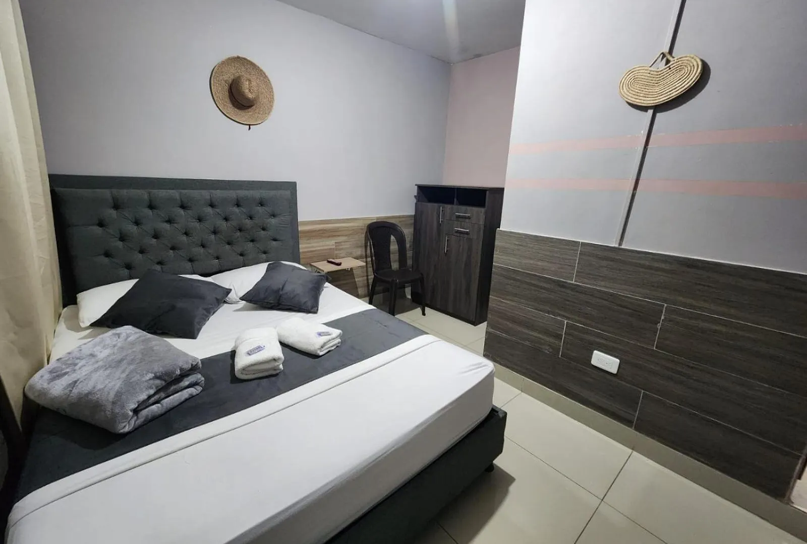 Hotel Medellin Calasanz