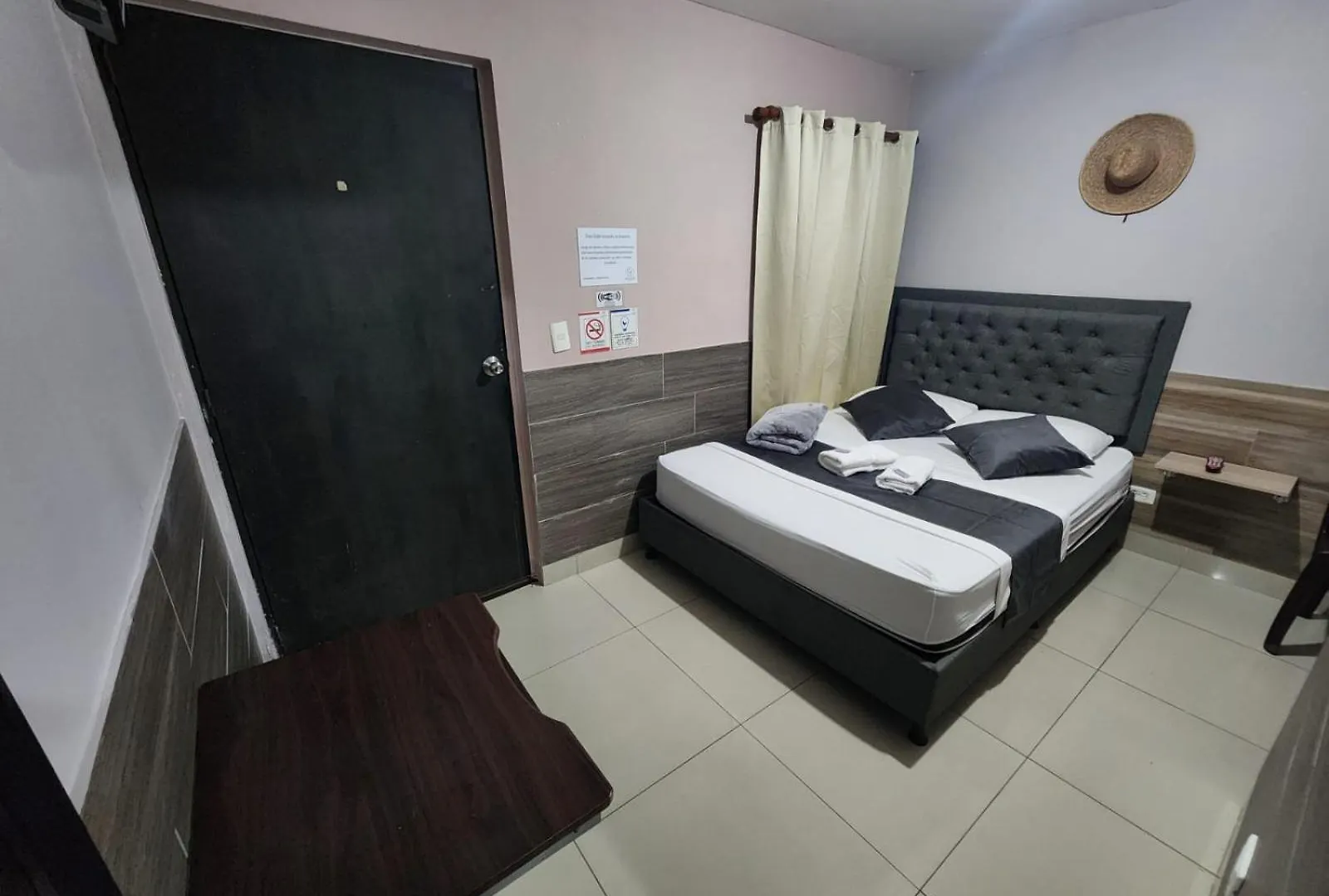 Hotel Medellin Calasanz